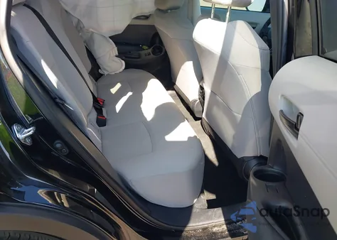 2023 Toyota Corolla Cross Le z USA, uszkodzony, nr VIN 7MUCAABG7PV070389